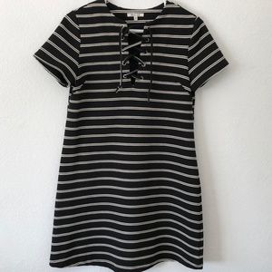 🌻 Bleuh ciel Black White Lace Up Dress